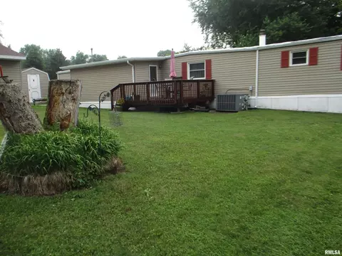 22815 243rd St, Eldridge, IA 52748 photo 4