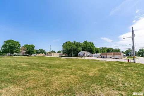 709-713 SW 3rd St, Aledo, IL 61231