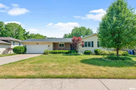 2443 E George Washington Blvd, Davenport, IA 52803