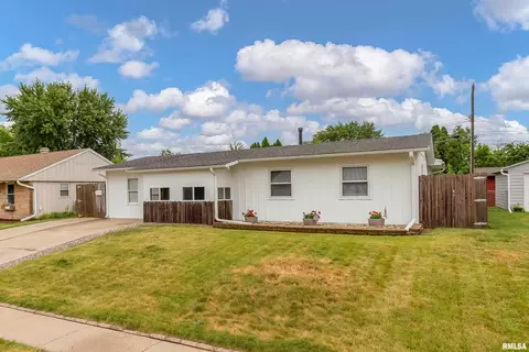 746 39th Ave, East Moline, IL 61244