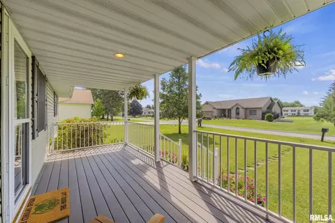 1405 9th Ave, Viola, IL 61486 photo 2