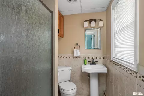 3435 50th St, Moline, IL 61265 photo 19
