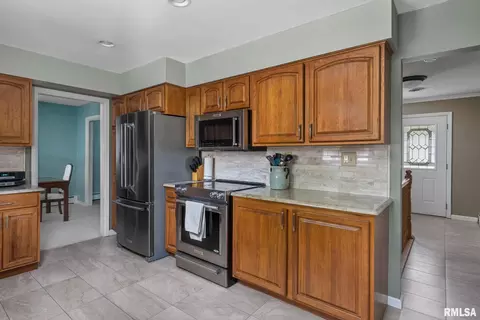 3435 50th St, Moline, IL 61265 photo 12