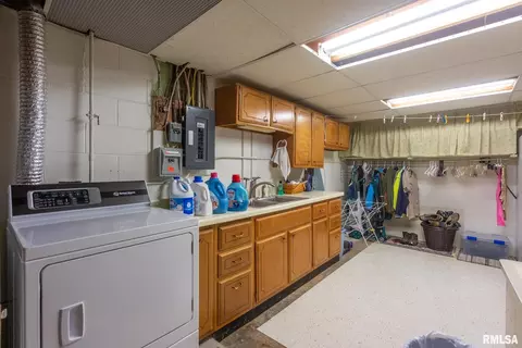 3435 50th St, Moline, IL 61265 photo 24