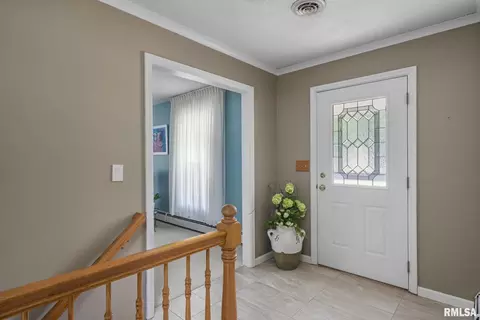 3435 50th St, Moline, IL 61265 photo 6