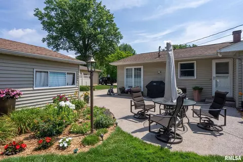 3435 50th St, Moline, IL 61265 photo 4