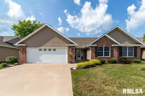 1100 Crestview Dr, Durant, IA 52747