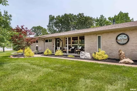 600 Vickie Ln, Herrin, IL 62948