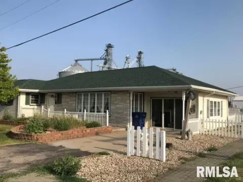 107 E Front St, Annawan, IL 61234