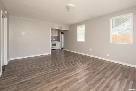 1027 38th St, Moline, IL 61265 photo 7