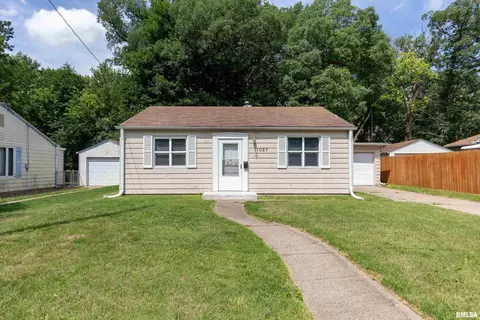1027 38th St, Moline, IL 61265 photo 2