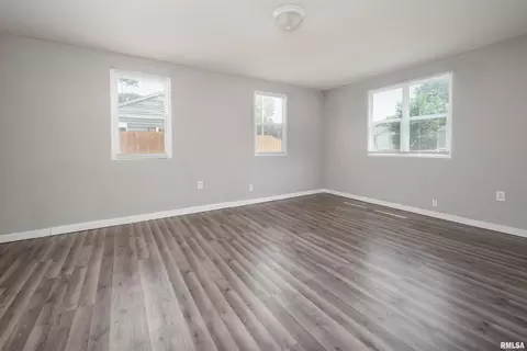 1027 38th St, Moline, IL 61265 photo 18