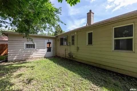1027 38th St, Moline, IL 61265 photo 5