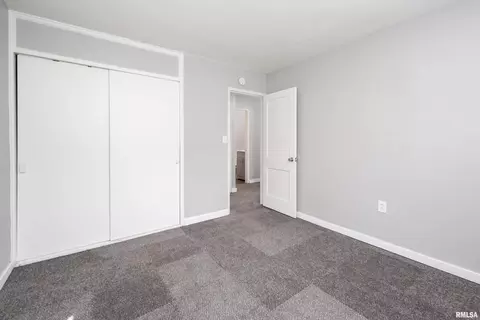 1027 38th St, Moline, IL 61265 photo 17