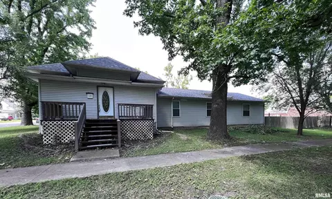 119 W Pulley St, Hurst, IL 62949 photo 4