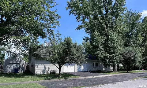 119 W Pulley St, Hurst, IL 62949 photo 3