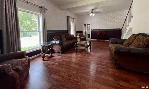119 W Pulley St, Hurst, IL 62949 photo 5