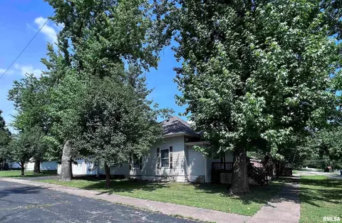 119 W Pulley St, Hurst, IL 62949 photo 2
