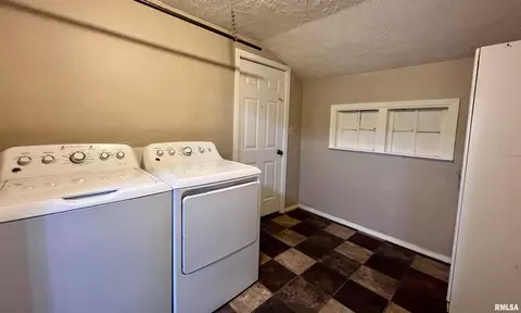 119 W Pulley St, Hurst, IL 62949 photo 10