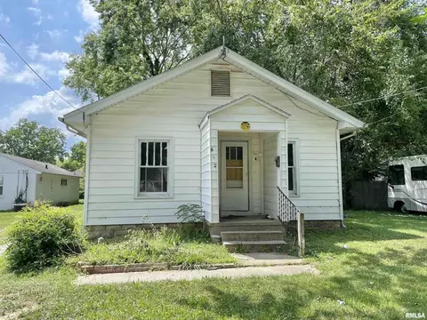 612 N Springer St, Carbondale, IL 62901