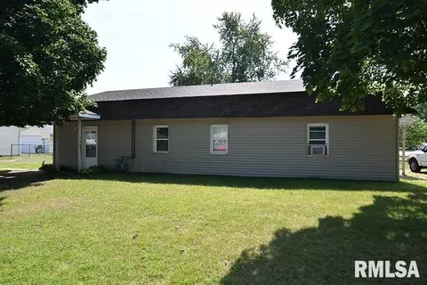 302 3rd St, Colona, IL 61241