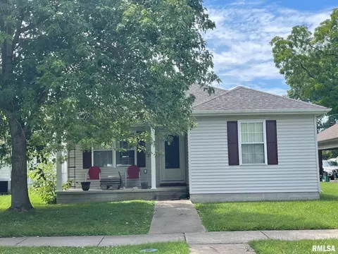 505 N 12th St, Herrin, IL 62948