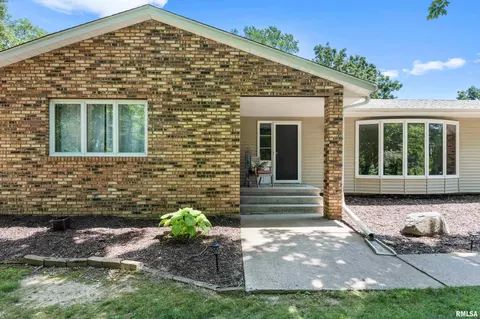10821 W 35th St, Milan, IL 61264