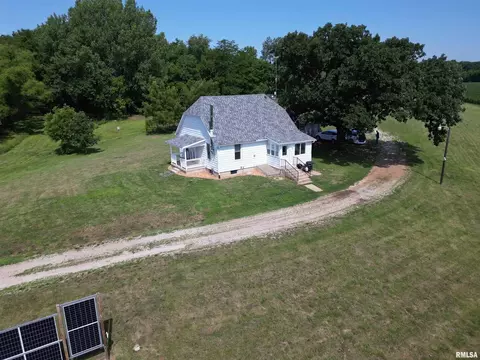 7661 Sharkey Hwy, Wyoming, IL 61491