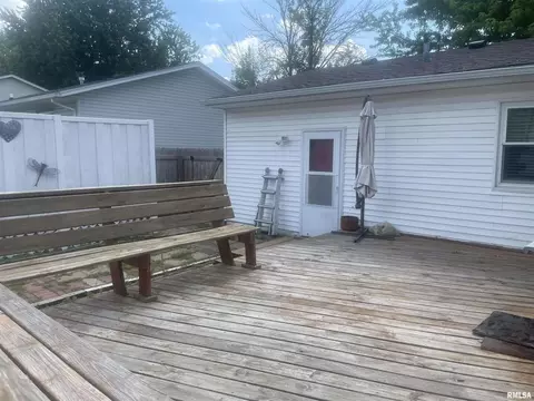 217 N 9th St, Eldridge, IA 52748 photo 22
