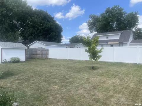 217 N 9th St, Eldridge, IA 52748 photo 19