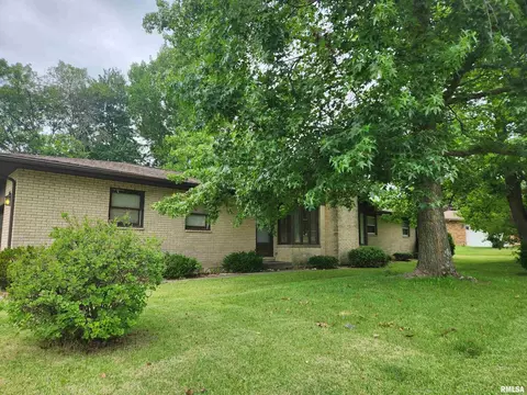 2818 Harrison St, Quincy, IL 62301