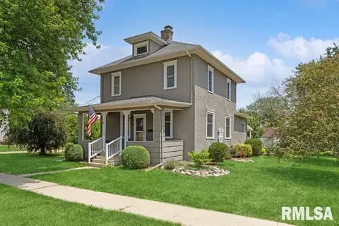410 5th Ave, Dewitt, IA 52742