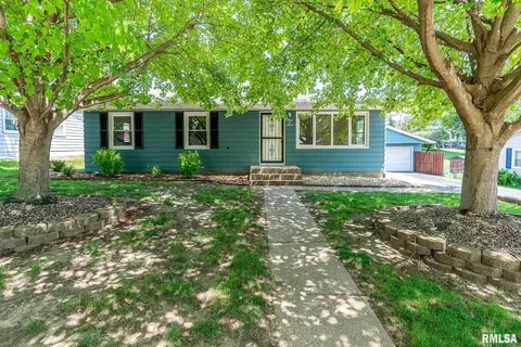 307 Cherry Ct, Silvis, IL 61282