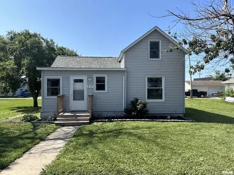 317 2nd St, Buffalo, IA 52728