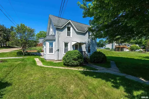 1026 2nd St, Princeton, IA 52768