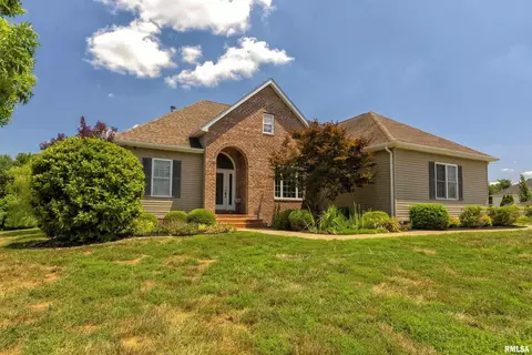 1804 S 27th St, Herrin, IL 62948