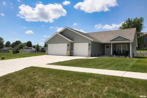 1804 E 6th St #A, Coal Valley, IL 61240
