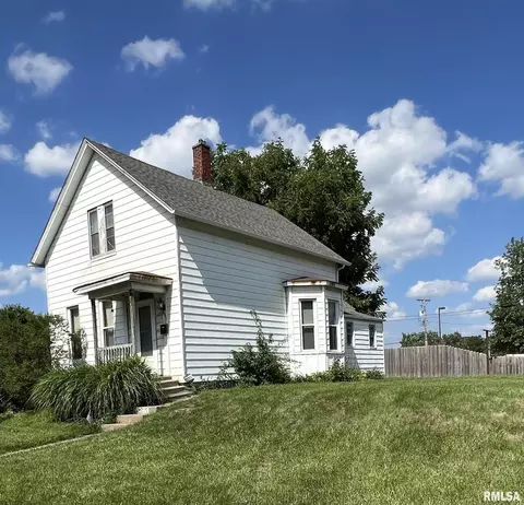 2001 Main St, Davenport, IA 52803