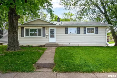 2719 W 13th St, Davenport, IA 52804