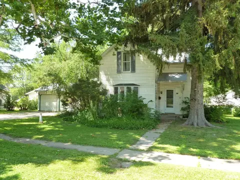 411 S Geneseo St, Geneseo, IL 61254