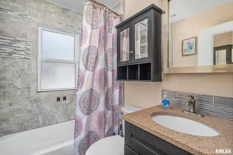 4224 8th Ave, Moline, IL 61265 photo 9