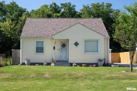 4224 8th Ave, Moline, IL 61265