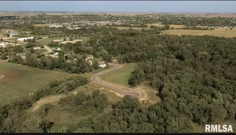 318 Silver Creek Rd, Dewitt, IA 52742