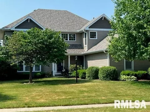 3735 E 59th St, Davenport, IA 52807