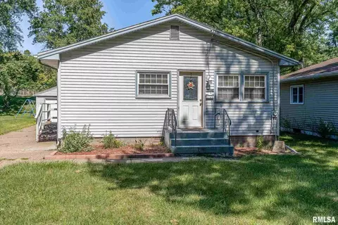 1930 Kirkwood Blvd, Davenport, IA 52803
