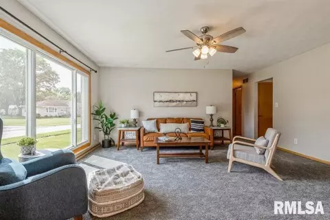 1822 38th St, Moline, IL 61265 photo 3