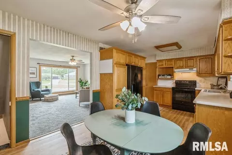 1822 38th St, Moline, IL 61265 photo 6