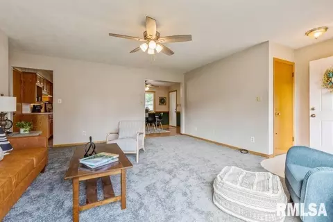 1822 38th St, Moline, IL 61265 photo 4