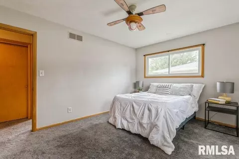 1822 38th St, Moline, IL 61265 photo 10