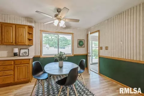 1822 38th St, Moline, IL 61265 photo 5